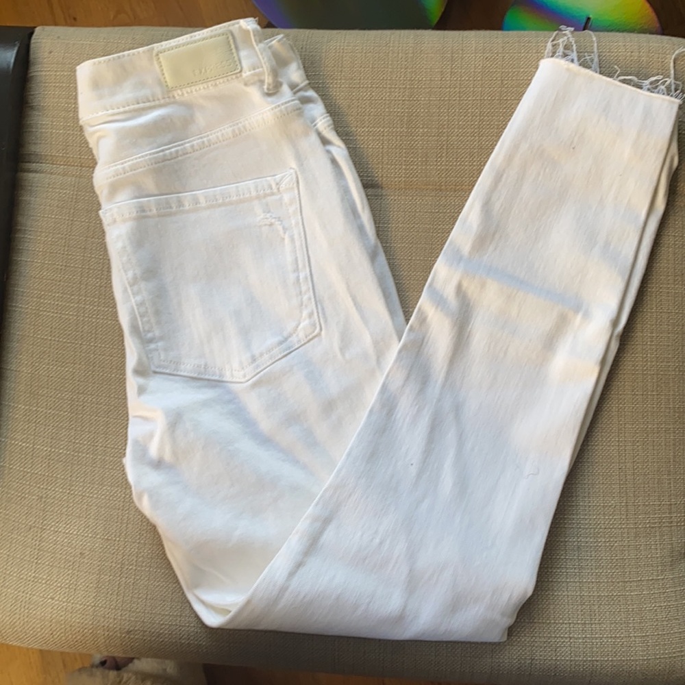 Express, white distressed jeggings. With tags. Size 6